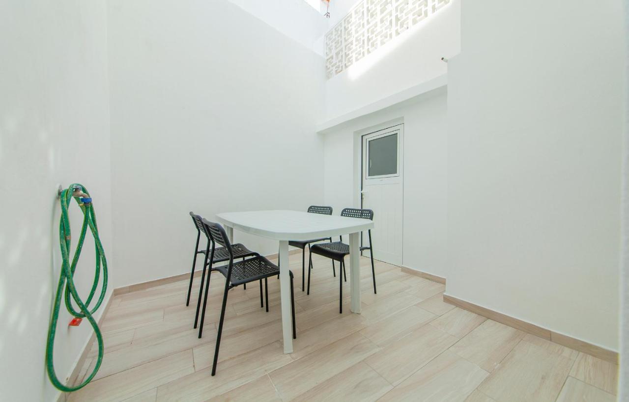 B21 - Oliveira Cozy Flat Leilighet Lagos Eksteriør bilde
